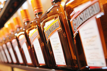 Rémy Cointreau schrapt doelen door onzekerheden