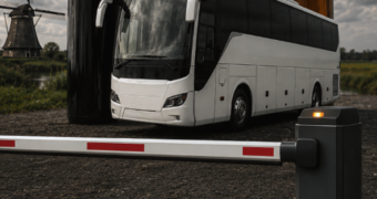 Touringcars naar Duitsland zetten Nederlandse slijter onder druk